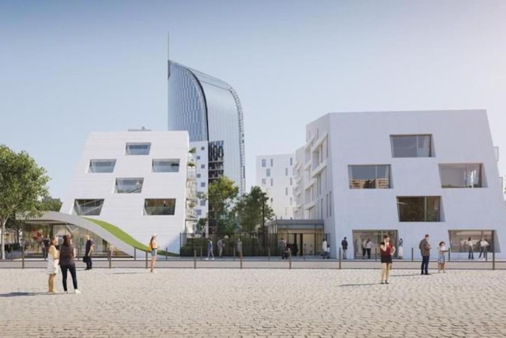 Paradis Express Neuf Face Aux Guillemins Liège Exterior foto